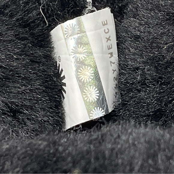 UGG Classic II Short Black 1016223-BLK - Picture 5 of 16